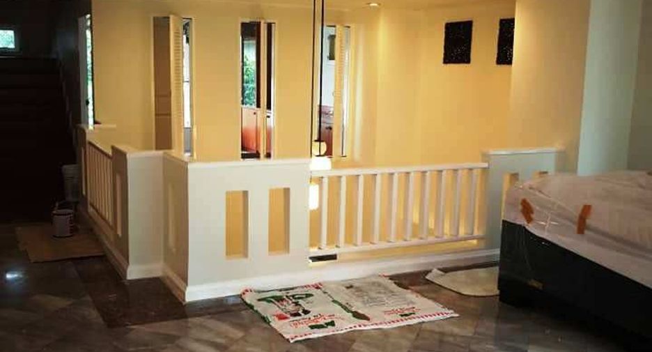 For rent 4 bedrooms townhouse in Watthana, Bangkok