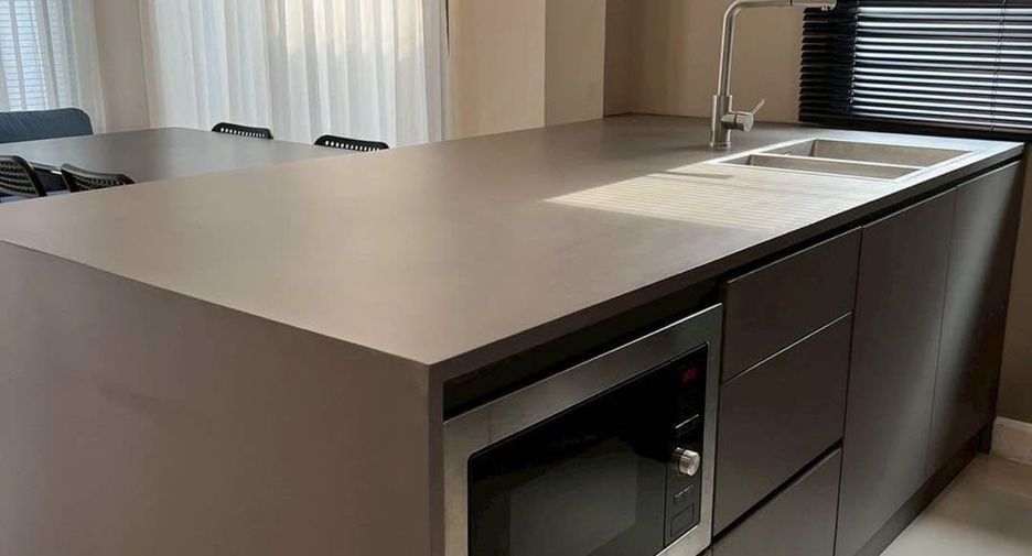 For rent 2 bedrooms townhouse in Saphan Sung, Bangkok