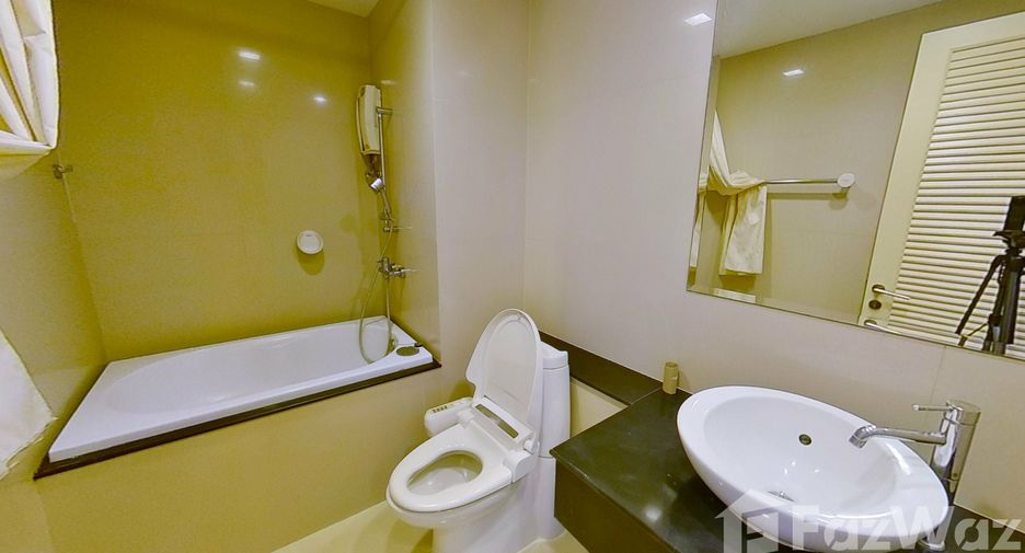 For rent 2 bedrooms condo in Khlong Toei, Bangkok