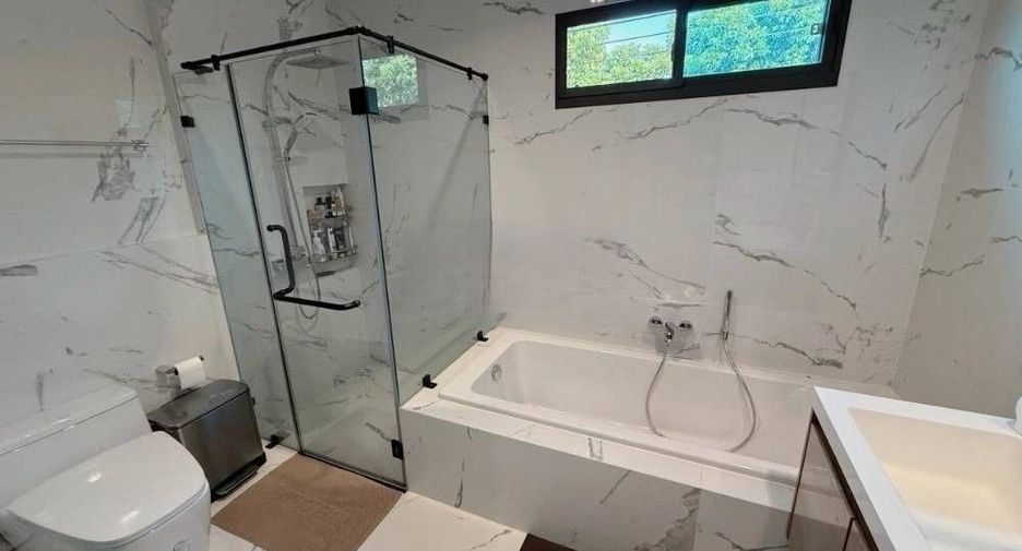 出租 4 卧室 独立屋 在 Bang Phli, Samut Prakan