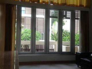 Condo en alquiler de 3 habitaciones en Yan Nawa, Bangkok