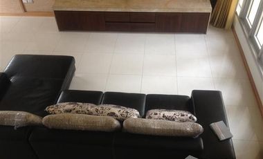 For rent 3 bedrooms condo in Yan Nawa, Bangkok