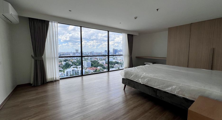 À louer 3 chambres condo à Watthana, Bangkok