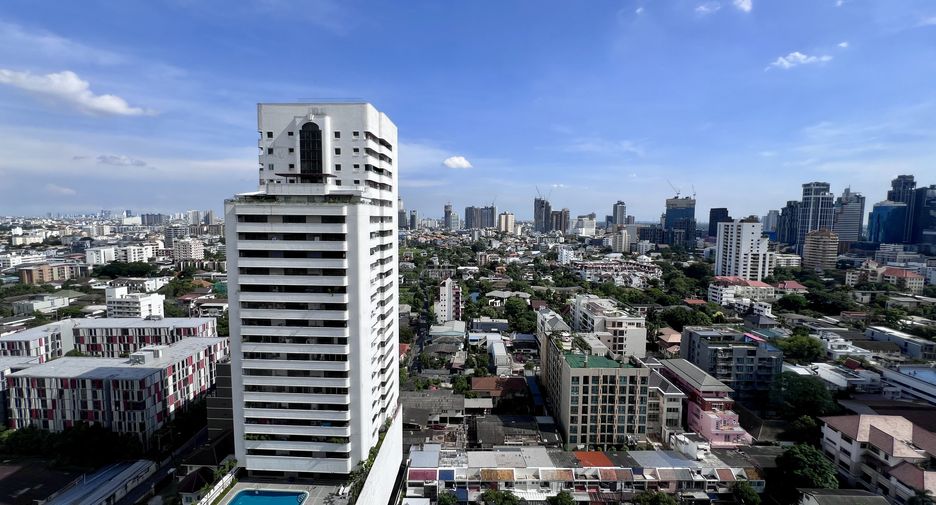 À louer 3 chambres condo à Watthana, Bangkok