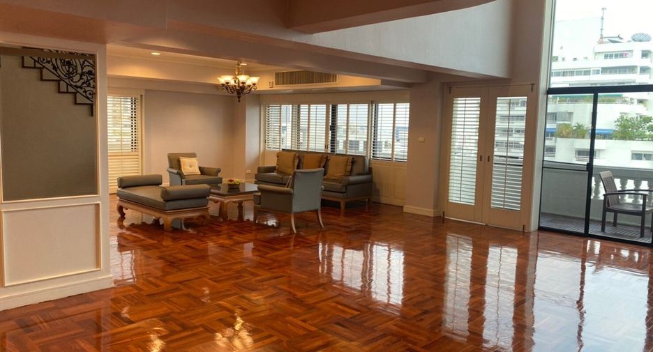 For rent 6 bedrooms condo in Watthana, Bangkok