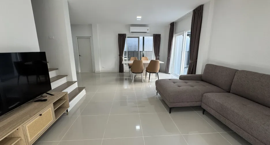 À louer 3 chambres local commercial à Bang Phli, Samut Prakan