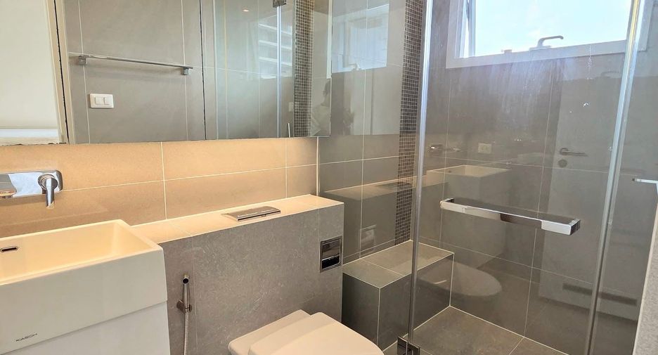 For rent 2 bedrooms condo in Chatuchak, Bangkok