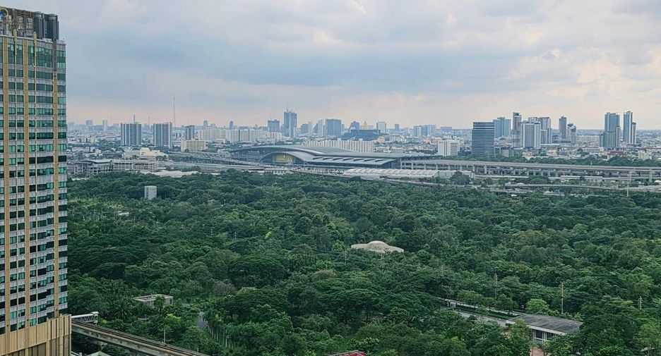 For rent 2 bedrooms condo in Chatuchak, Bangkok