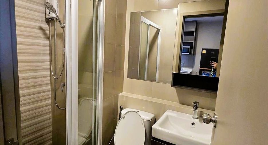 For rent studio condo in Khlong Toei, Bangkok