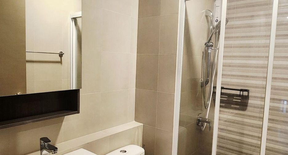 Condo en alquiler de 1 habitaciones en Khlong Toei, Bangkok