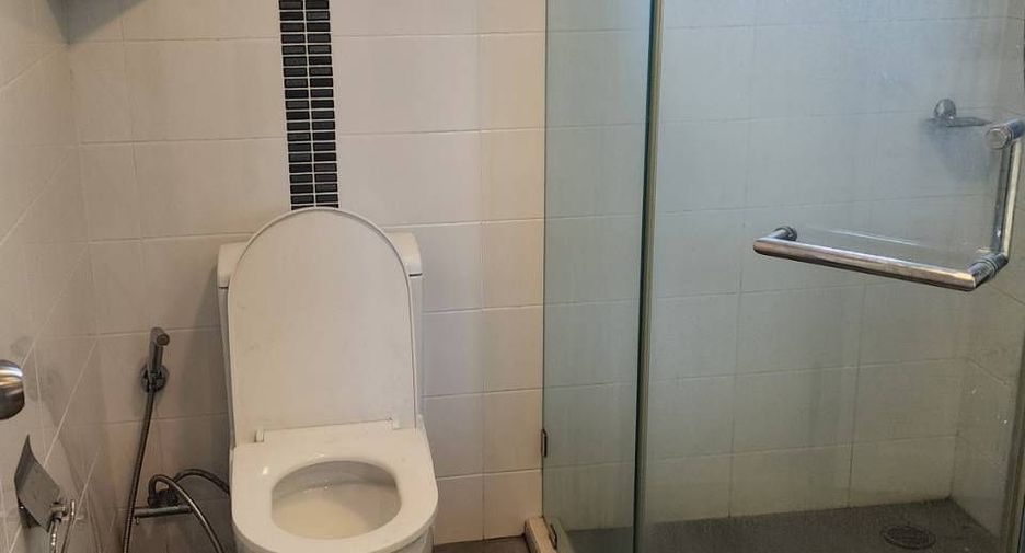 For rent 3 bedrooms house in Suan Luang, Bangkok