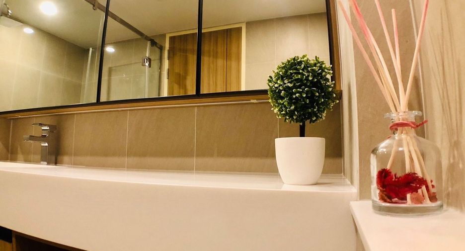 For rent 1 bed condo in Pathum Wan, Bangkok
