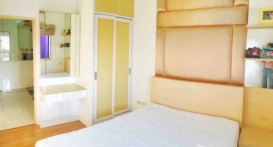 For rent 2 bedrooms condo in Phasi Charoen, Bangkok