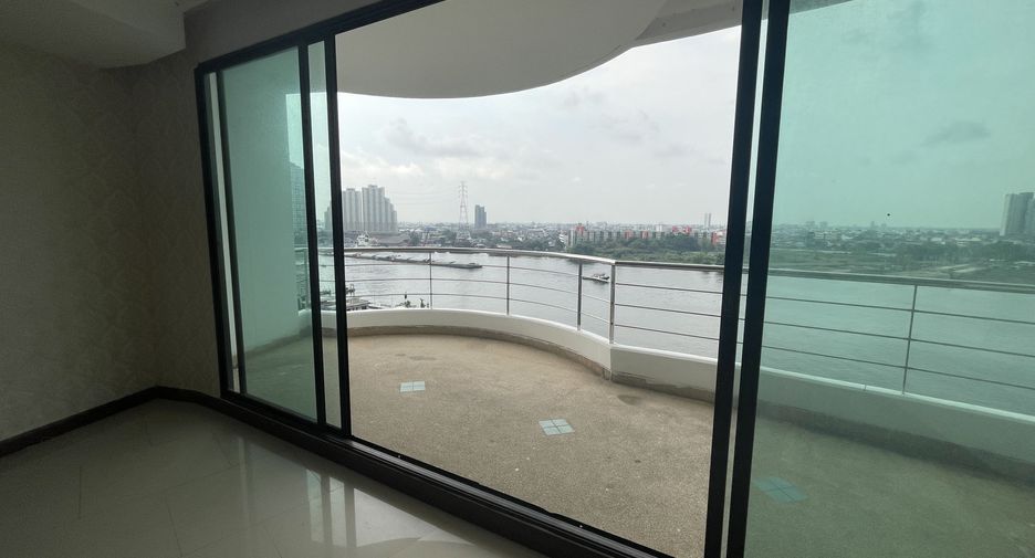 Condo en alquiler de 3 habitaciones en Bang Kho Laem, Bangkok