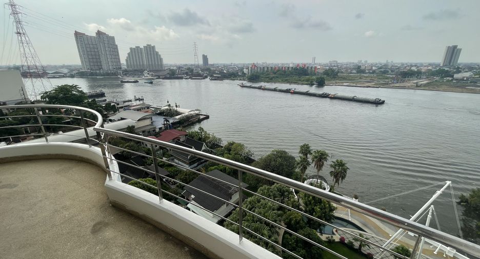 For rent 3 bedrooms condo in Bang Kho Laem, Bangkok
