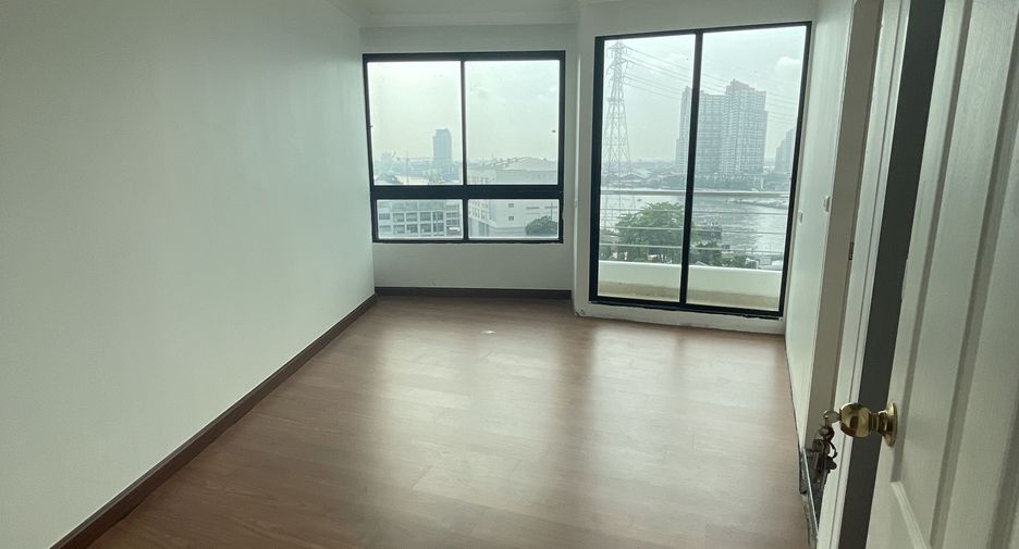 For rent 3 bedrooms condo in Bang Kho Laem, Bangkok