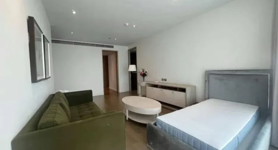 For rent 4 bedrooms condo in Pathum Wan, Bangkok