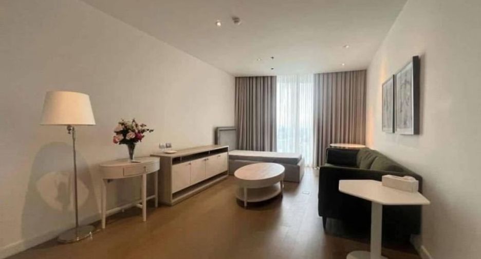 For rent 4 bedrooms condo in Pathum Wan, Bangkok
