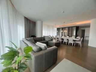 For rent 4 bedrooms condo in Pathum Wan, Bangkok