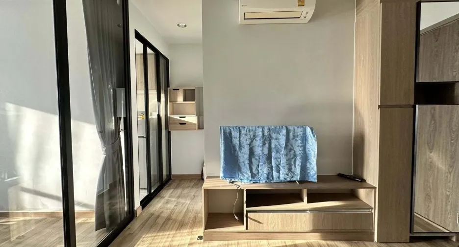 For rent 1 bed condo in Mueang Samut Prakan, Samut Prakan