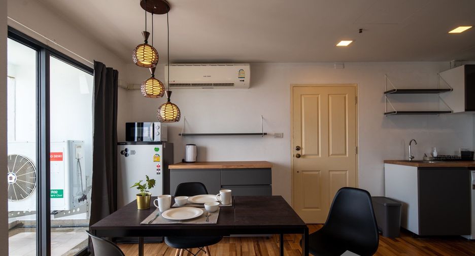For rent 2 bedrooms condo in Chatuchak, Bangkok