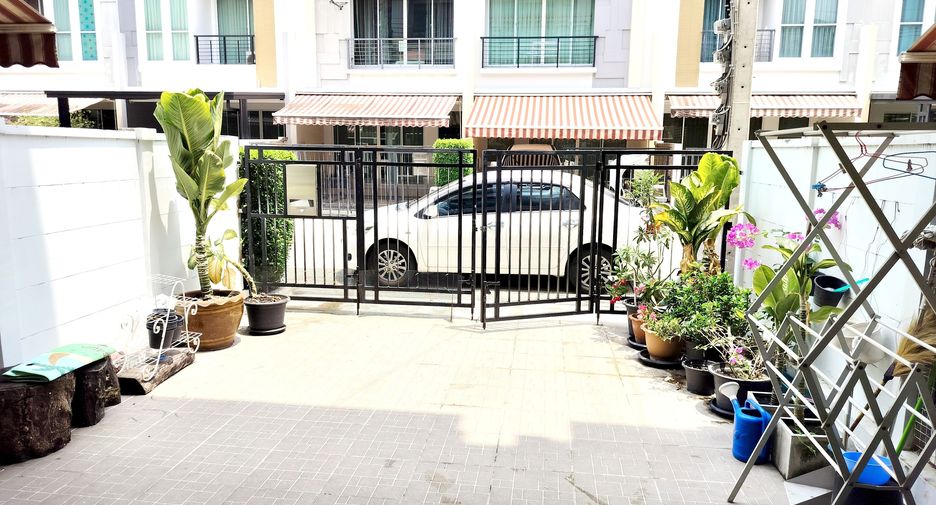 For rent 4 ベッドルーム townhouse in Chatuchak, Bangkok