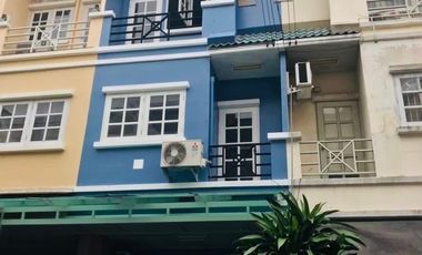 Reihenhaus zur Miete mit 4 Zimmer in Wang Thonglang, Bangkok