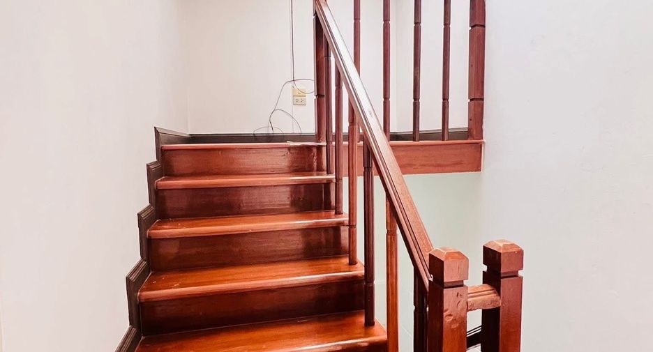 Reihenhaus zur Miete mit 4 Zimmer in Wang Thonglang, Bangkok