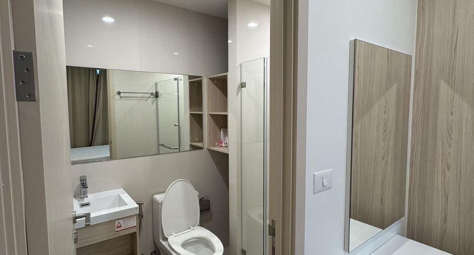 Wohnung zur Miete mit 2 Zimmer in Huai Khwang, Bangkok
