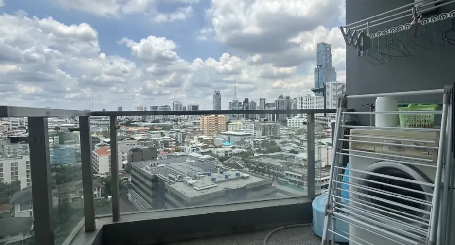 For rent 2 bedrooms condo in Ratchathewi, Bangkok