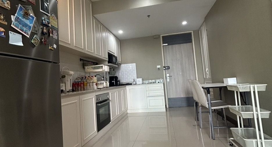 For rent 2 bedrooms condo in Ratchathewi, Bangkok