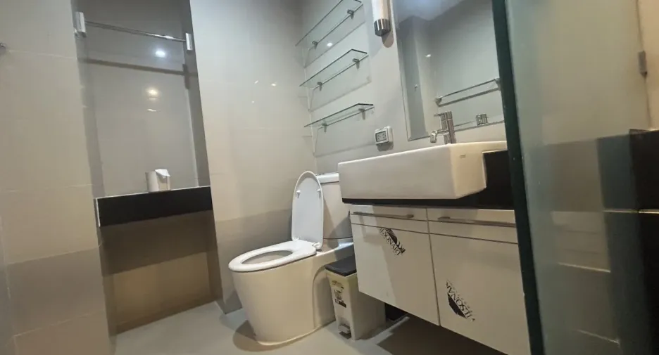 For rent 2 bedrooms condo in Ratchathewi, Bangkok