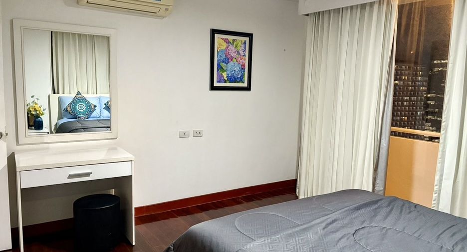 For rent 2 bedrooms condo in Watthana, Bangkok