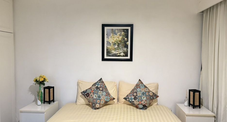 For rent 2 bedrooms condo in Watthana, Bangkok