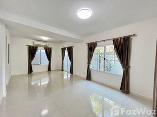 Casa en alquiler de 3 habitaciones en Khlong Sam Wa, Bangkok