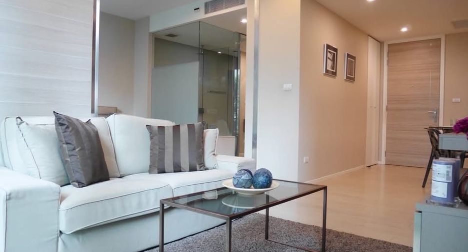 For rent 1 bed condo in Bang Rak, Bangkok