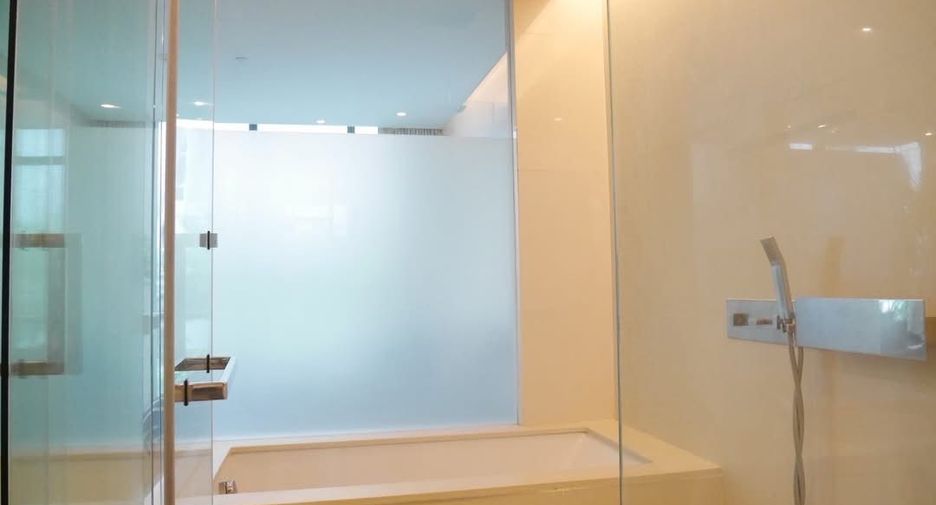 For rent 1 bed condo in Bang Rak, Bangkok