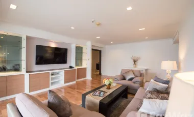 For rent 4 bedrooms apartment in Khlong Toei, Bangkok