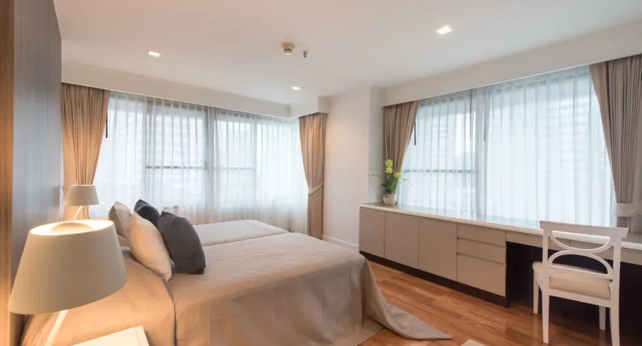 For rent 4 bedrooms apartment in Khlong Toei, Bangkok