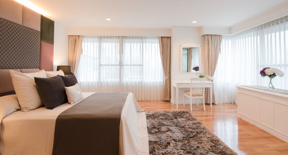 For rent 4 bedrooms apartment in Khlong Toei, Bangkok