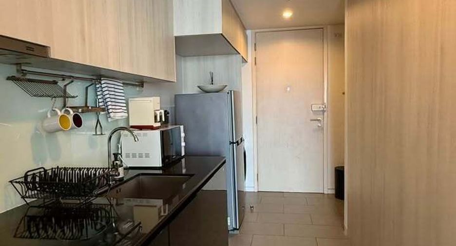 For rent 2 bedrooms condo in Phaya Thai, Bangkok