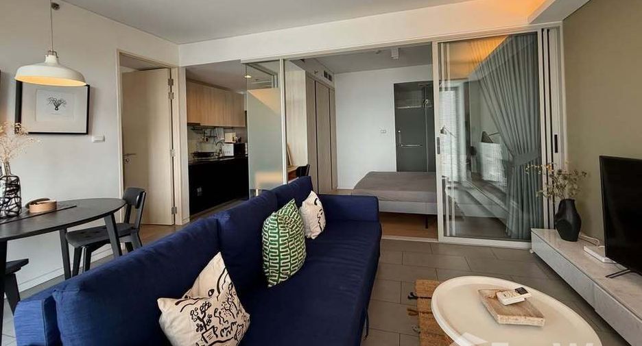 For rent 2 bedrooms condo in Phaya Thai, Bangkok