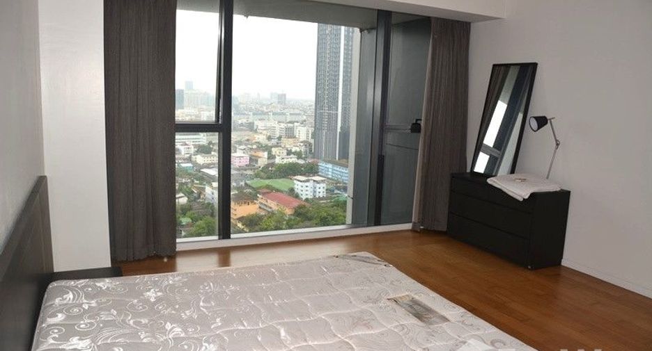 À louer 3 chambres condo à Sathon, Bangkok