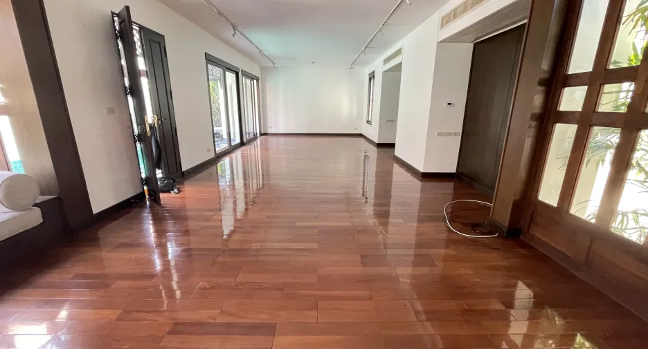 For rent 3 bedrooms house in Khlong Toei, Bangkok