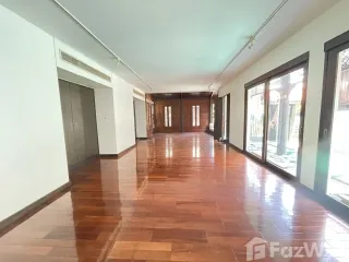 出租 3 卧室 独立屋 在 Khlong Toei, 曼谷