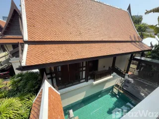 出租 3 卧室 独立屋 在 Khlong Toei, 曼谷