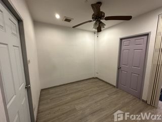 For rent retail Space in Din Daeng, Bangkok