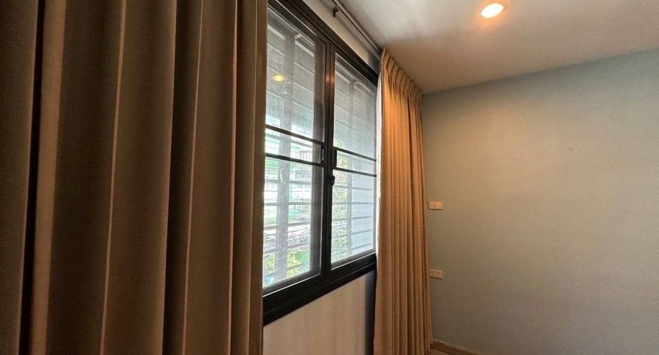 For rent retail Space in Din Daeng, Bangkok