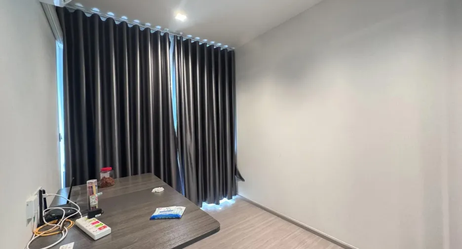 For rent 2 bedrooms condo in Thon Buri, Bangkok