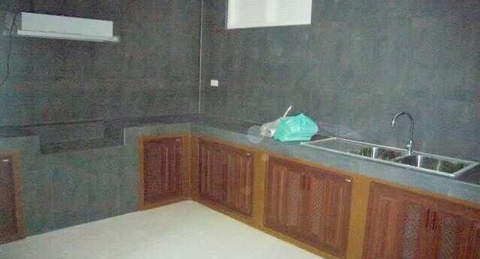 ให้เช่า 4 ห้องนอน ทาวน์เฮ้าส์ ใน สวนหลวง, กรุงเทพฯ